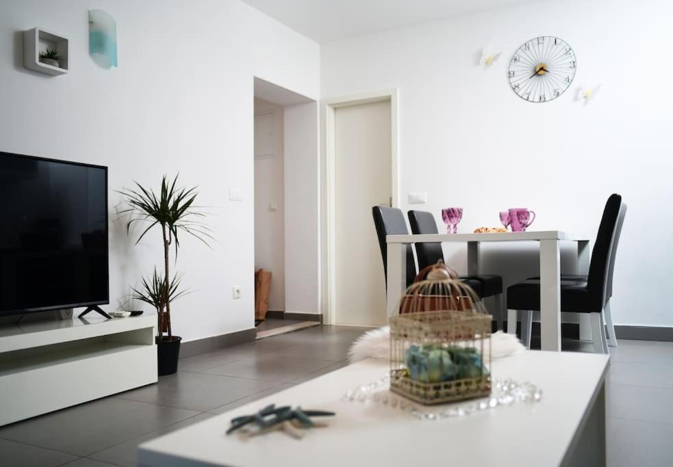 Wave N' Sea Apartment With A Private Pool Dubrovnik Eksteriør billede