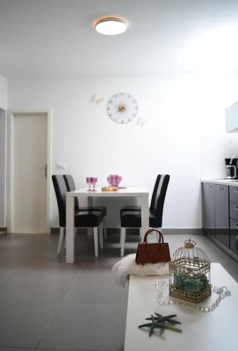 Wave N' Sea Apartment With A Private Pool Dubrovnik Eksteriør billede