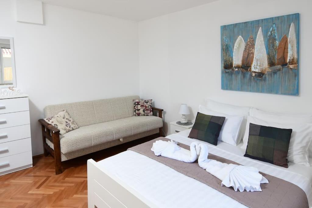 Wave N' Sea Apartment With A Private Pool Dubrovnik Eksteriør billede