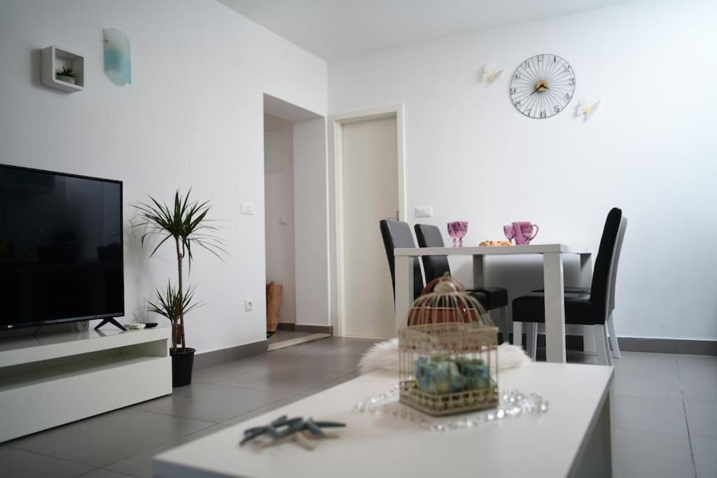Wave N' Sea Apartment With A Private Pool Dubrovnik Eksteriør billede